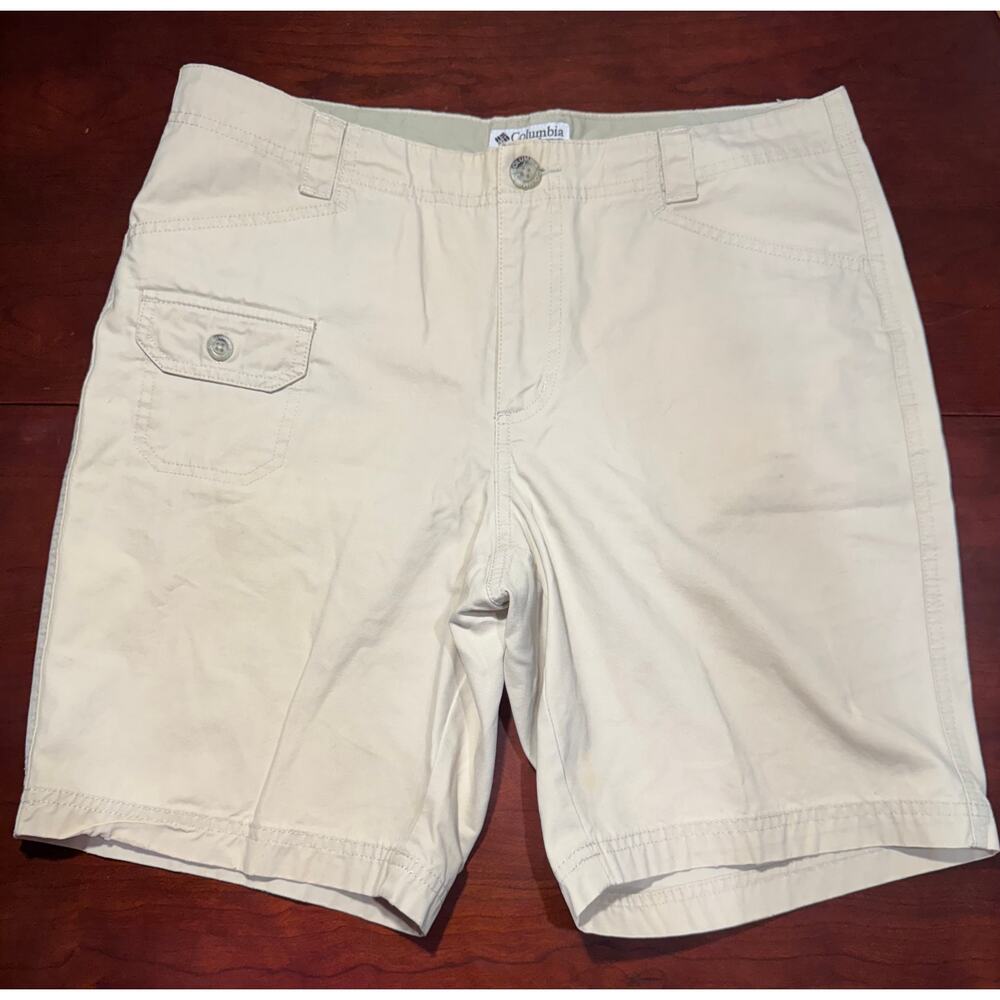 Columbia Sportswear Company Shorts Women's Size 10 Beige Tan Lightweight Cotton